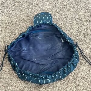 Blue Drawstring Bag with Leaf Pattern